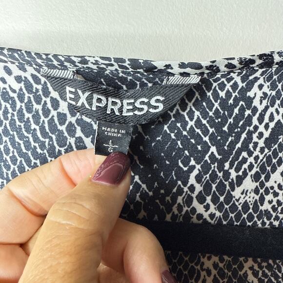 Express Snake Print Satin Cap Sleeve Top Size Large Blouse Stretch Animal Print - Picture 3 of 6